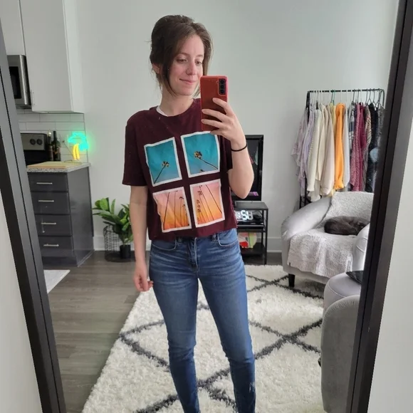 Old Navy graphic tee - Picture 1 of 4